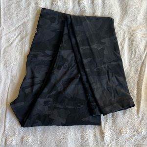 LULULEMON CAMO LEGGING